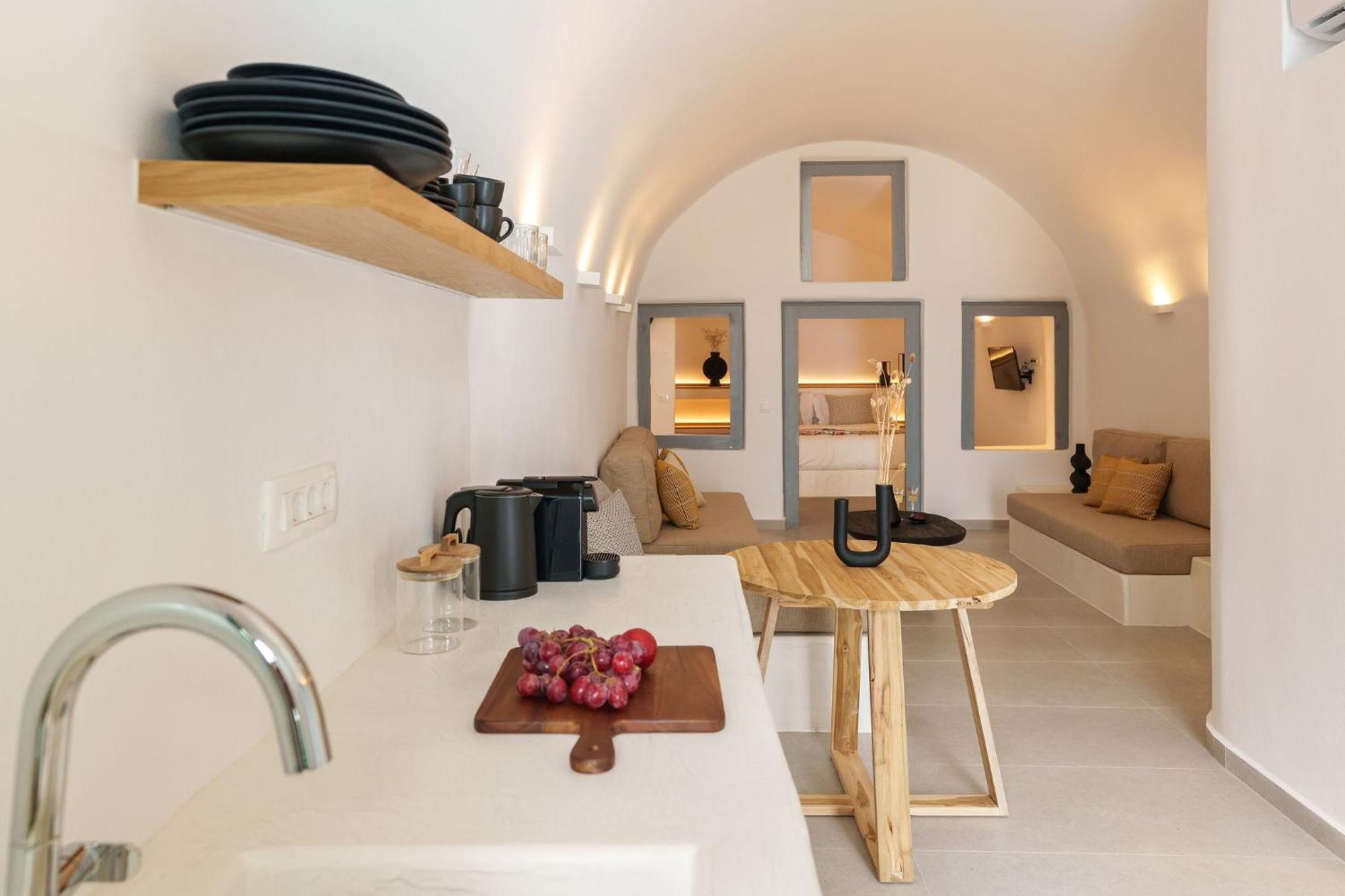 Villa Karterados Suites Apartment